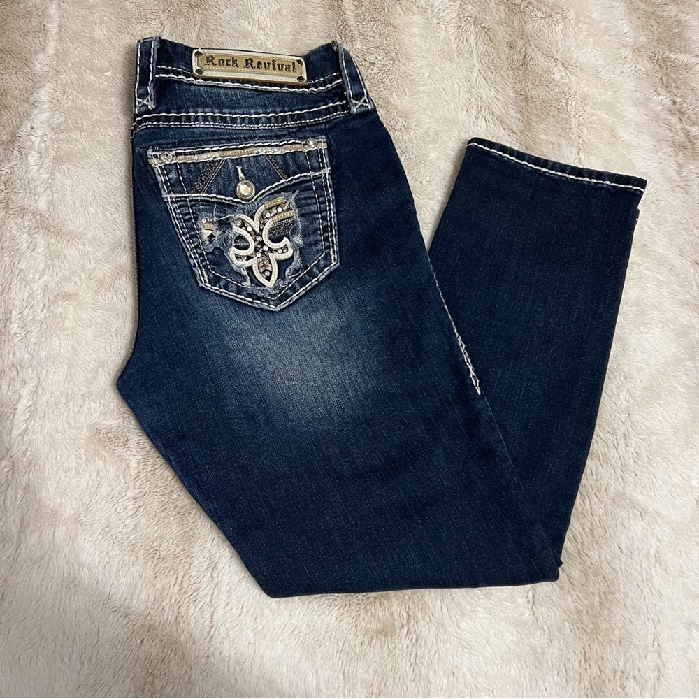NWOT! Rock Revival Blue Ankle Cropped Jeans with Embroidered Back Distressed